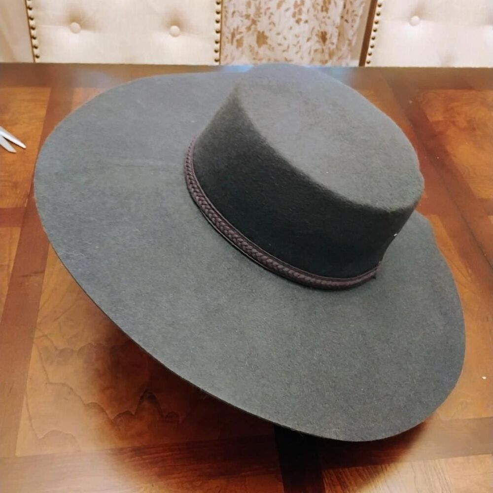 Universal-thread Women's Grey and Black Hat
